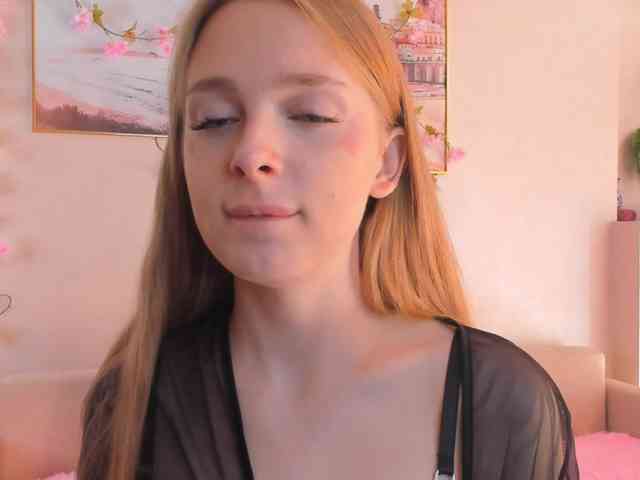 CrimsonAura webcam