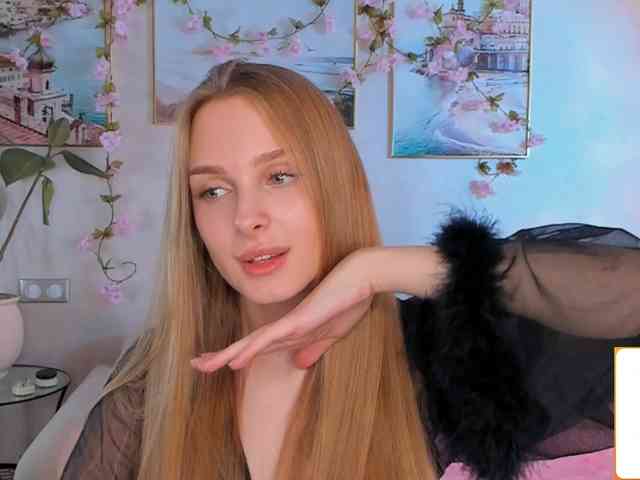 CrimsonAura webcam