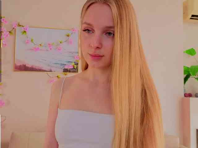 CrimsonAura webcam