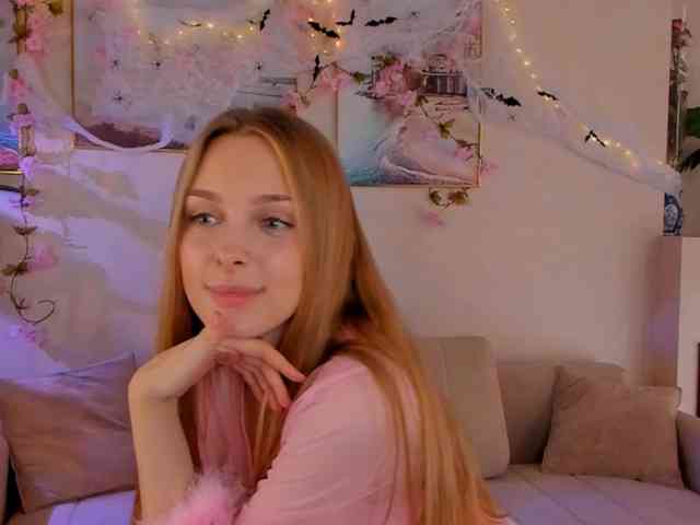 CrimsonAura webcam