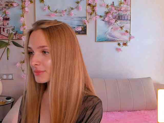 CrimsonAura webcam