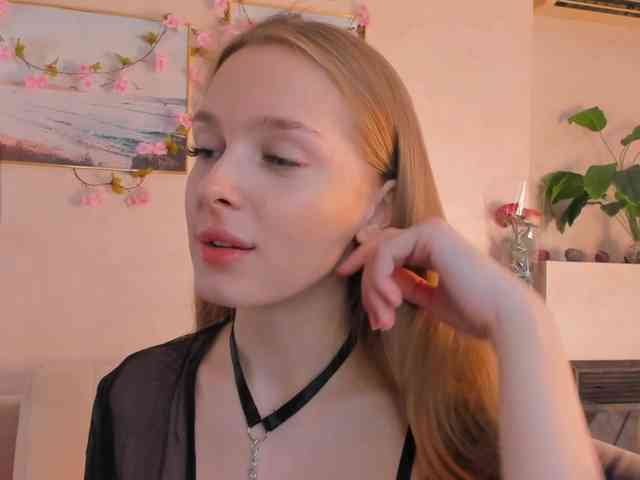 CrimsonAura webcam