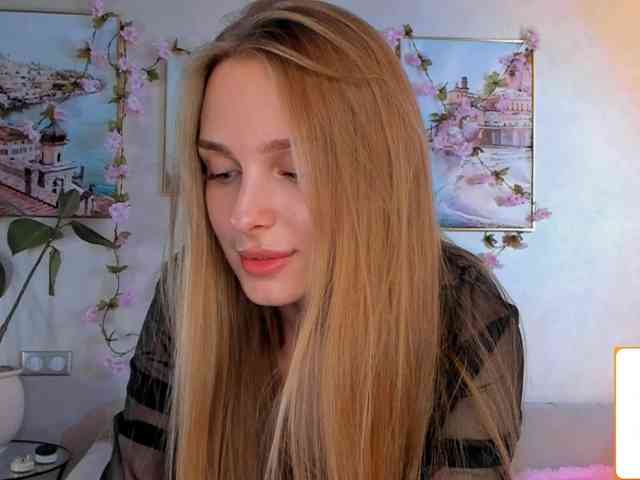CrimsonAura webcam