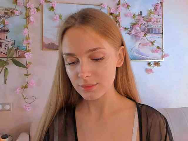 CrimsonAura webcam