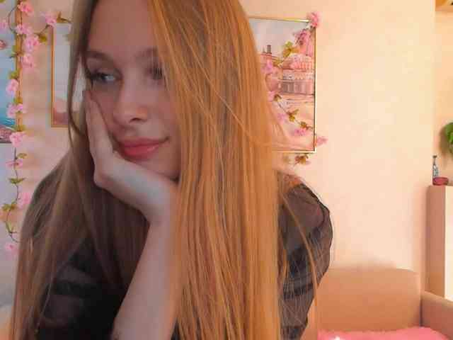 CrimsonAura webcam