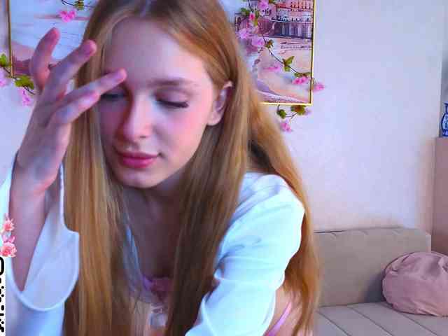 CrimsonAura webcam