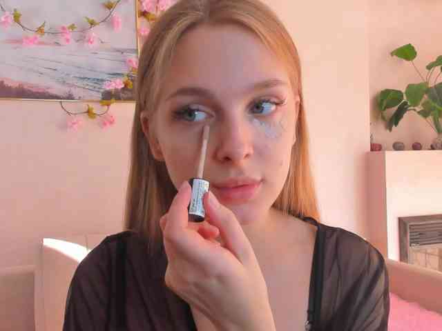 CrimsonAura webcam