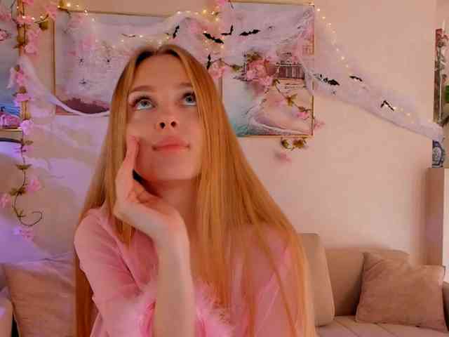 CrimsonAura webcam
