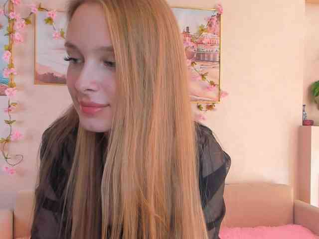 CrimsonAura webcam