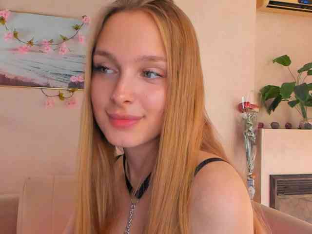 CrimsonAura webcam