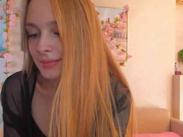 CrimsonAura webcam