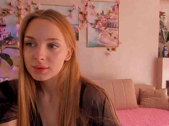 CrimsonAura bongacams