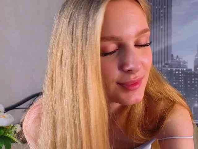 webcam nude chat CrimsonAura
