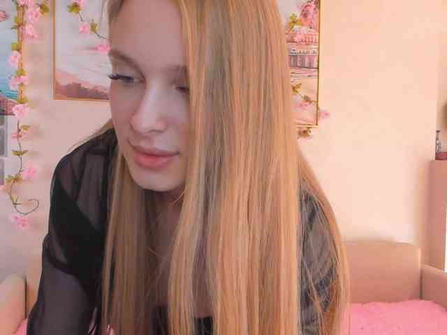 CrimsonAura webcam