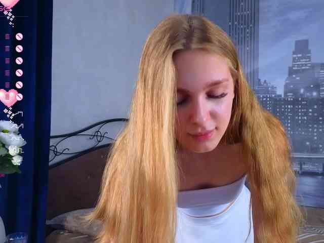 CrimsonAura webcam