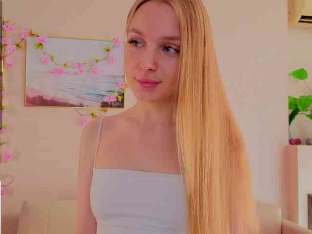 CrimsonAura webcam