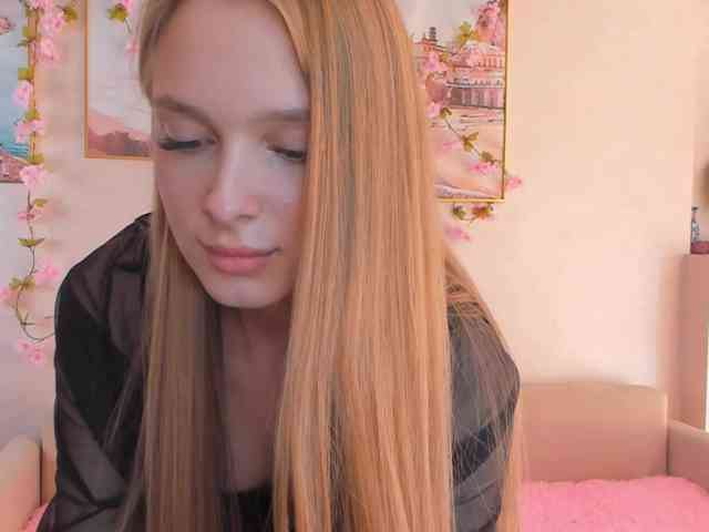 CrimsonAura webcam