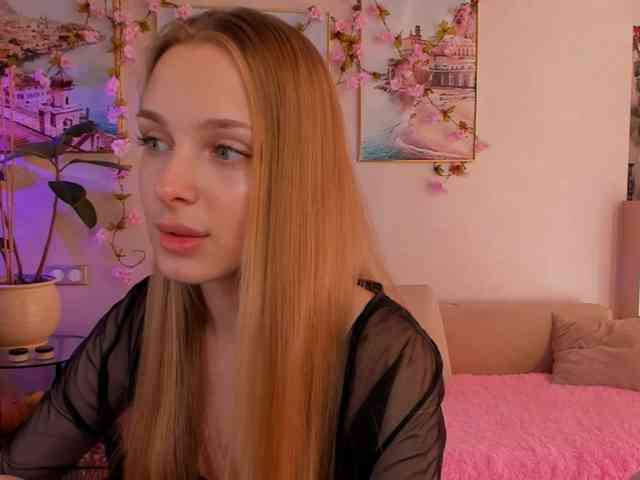 CrimsonAura webcam