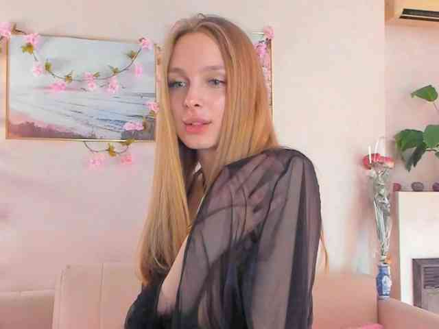 CrimsonAura webcam