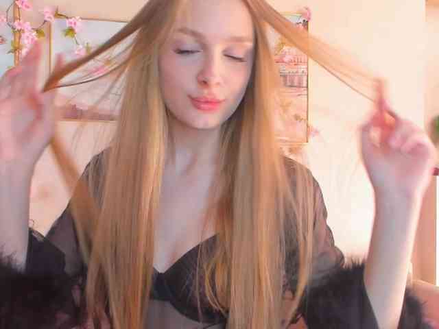 CrimsonAura webcam