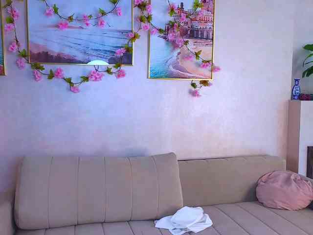 CrimsonAura webcam