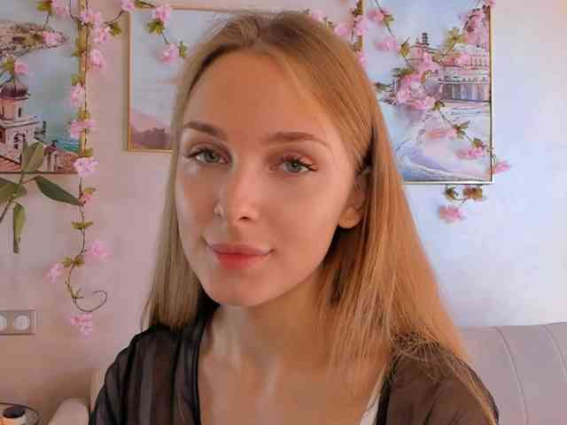 CrimsonAura webcam