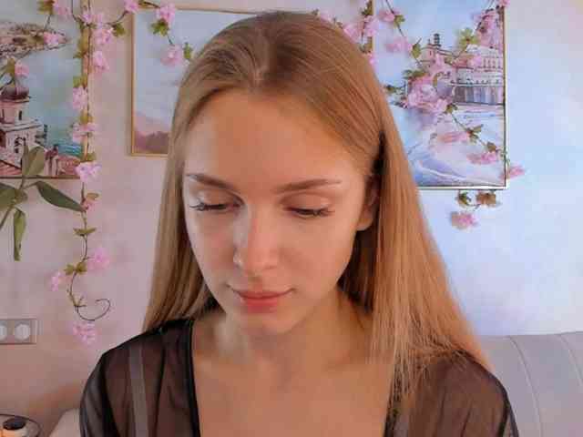 CrimsonAura webcam