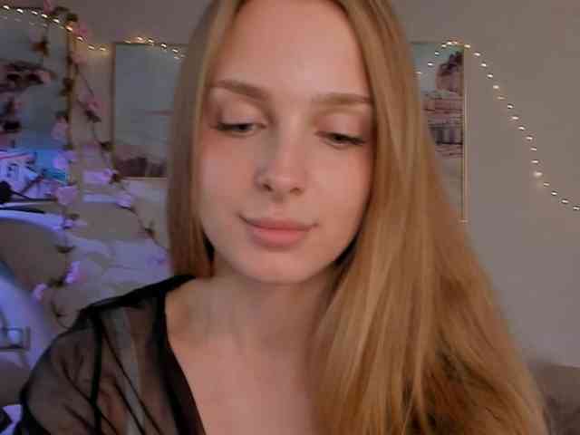 CrimsonAura webcam