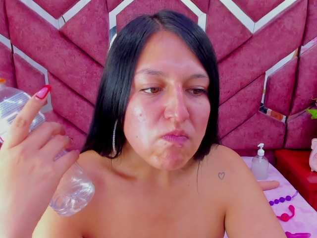 EvansMia Live Cam on BongaCams