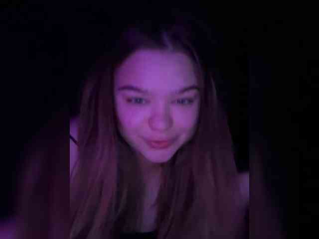 EmiliaHawkins webcam