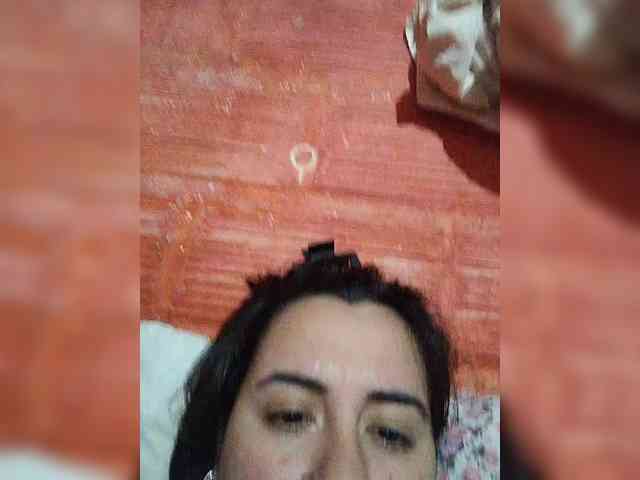 Abrilshasha3 webcam