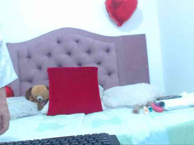 Cristalmilf1 webcam