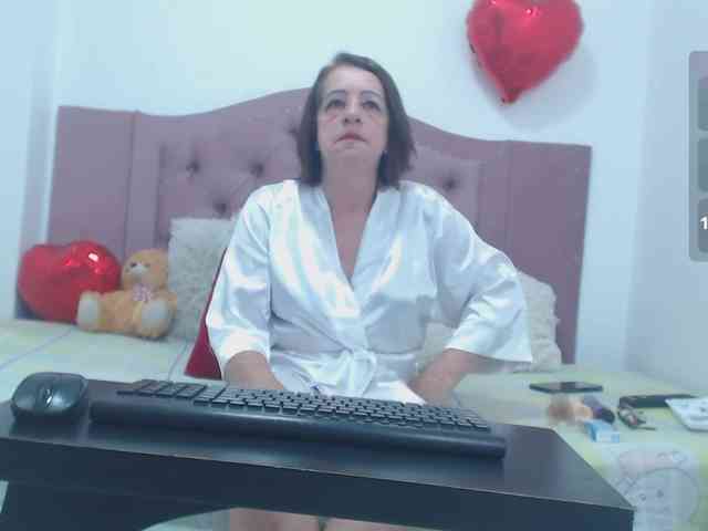 Cristalmilf1 webcam
