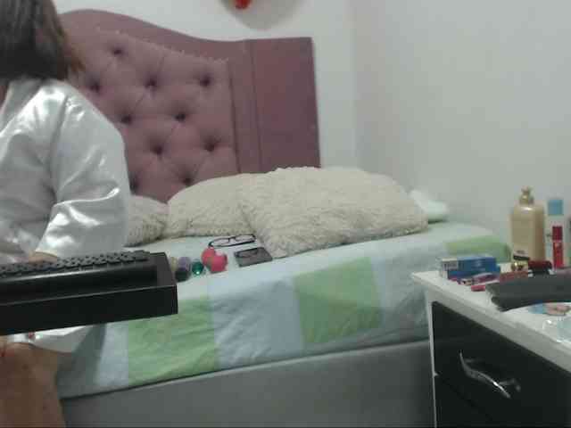 Cristalmilf1 webcam