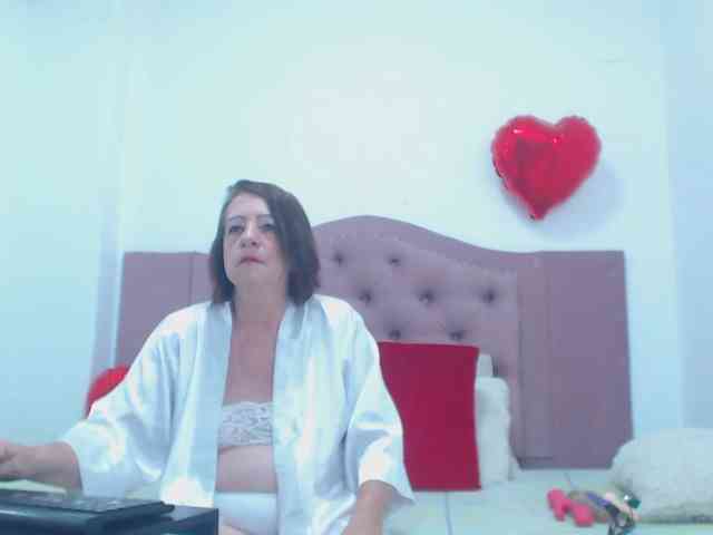 Cristalmilf1 webcam