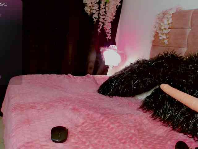 brunette-barbie webcam