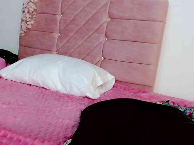 brunette-barbie webcam