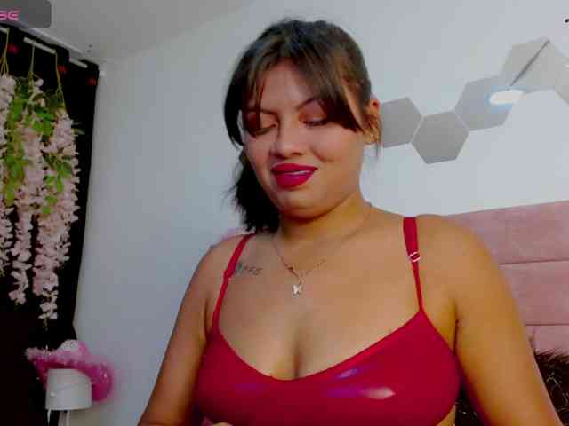brunette-barbie webcam