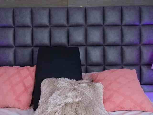 SarahBell webcam