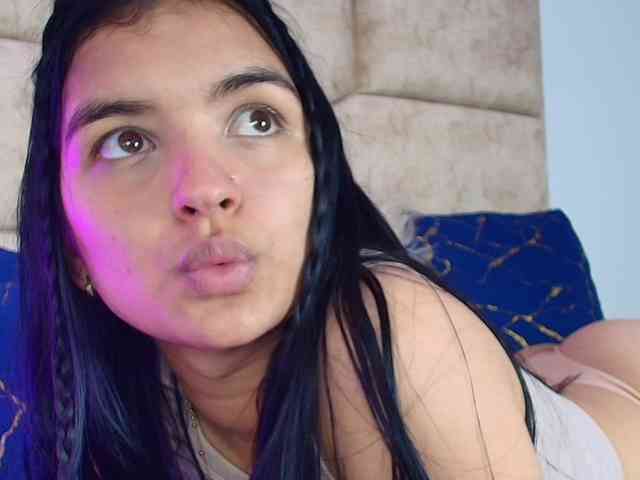madissonMoon webcam