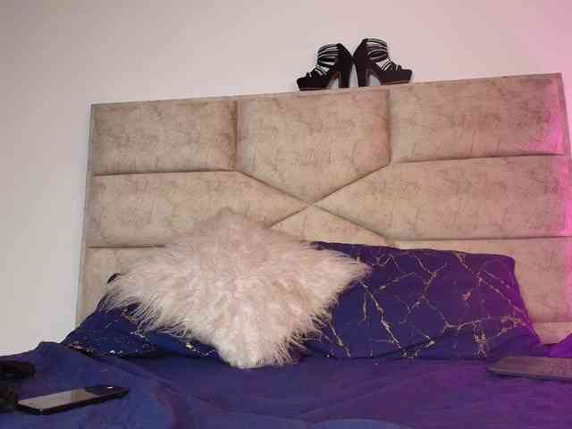 madissonMoon webcam