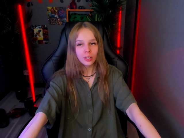 SelenHellsWeet's BongaCams show and profile