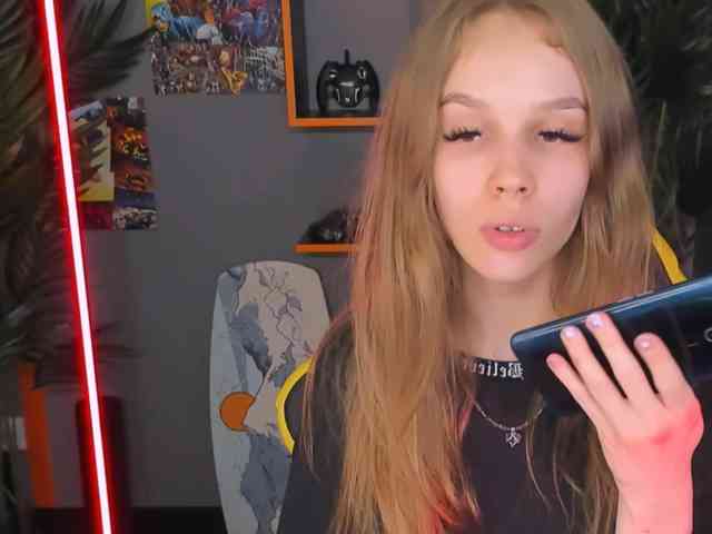 SelenHellsWeet webcam