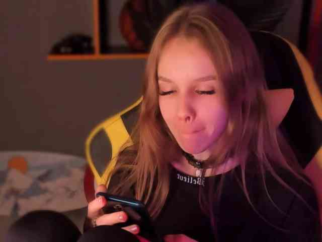 SelenHellsWeet webcam