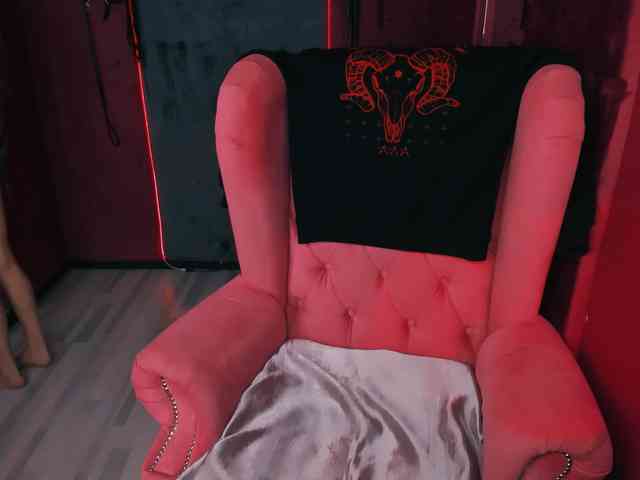 SelenHellsWeet webcam