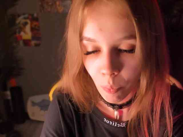 SelenHellsWeet webcam