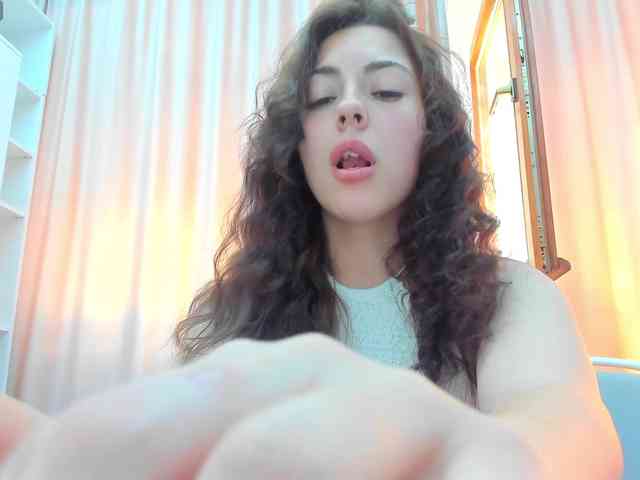 Lucy-Day webcam