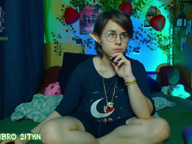 Tricky-Kitsune's BongaCams show and profile