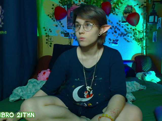 Tricky-Kitsune's BongaCams show and profile