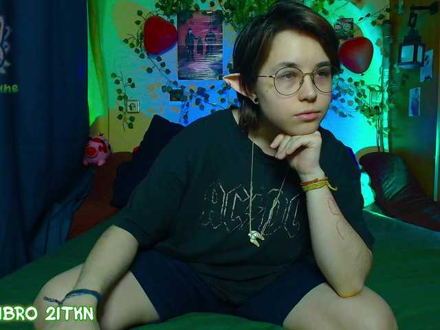 Tricky-Kitsune's BongaCams show and profile